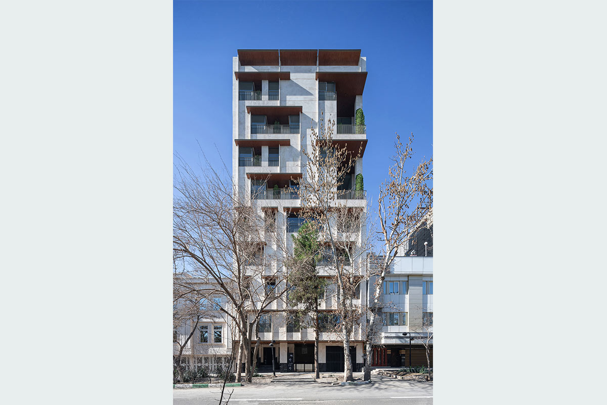 رتبه دوم: ساختمان مسکونی میان، مشهد، استودیو معماری پی‏،  محمد ابراهیم زاده